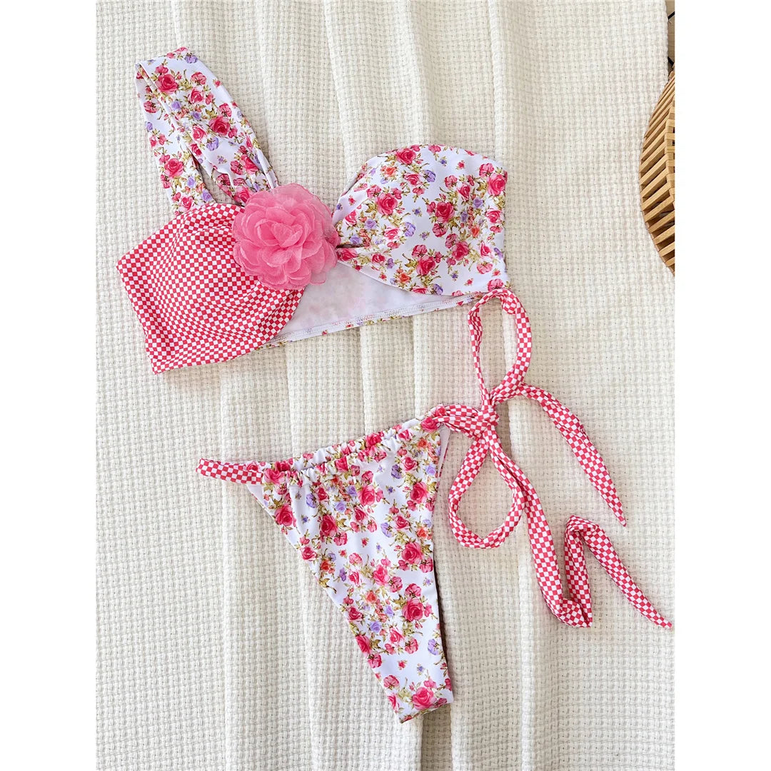 3D Blumen bedruckter Bikini, Zweiteiliger Badeanzug, Spleißendes Design, Florales Patchwork, Polyester, Elasthan, Drahtlos, Niedrige Taille, Damen Bademode, Lebendiger Stil, Rosa.