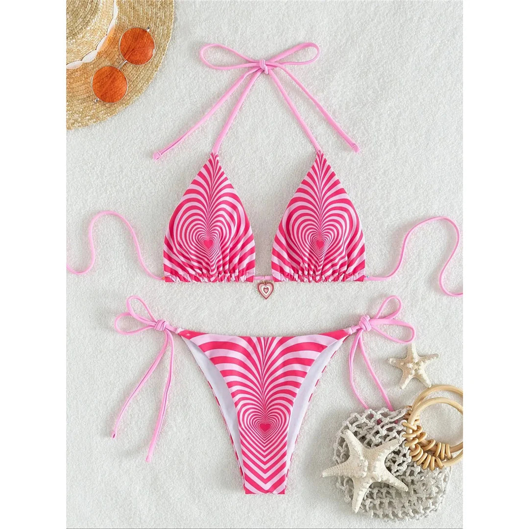 Gradient Halter Strappy High Leg Cut Bikini Set mit atemberaubendem Farbverlaufsmuster, Polyester-Elasthan-Material, Neckholder-Ausschnitt, Riemchen-Details, drahtlos, niedrige Taille Design, verbessert die Silhouette für eine moderne Ästhetik.