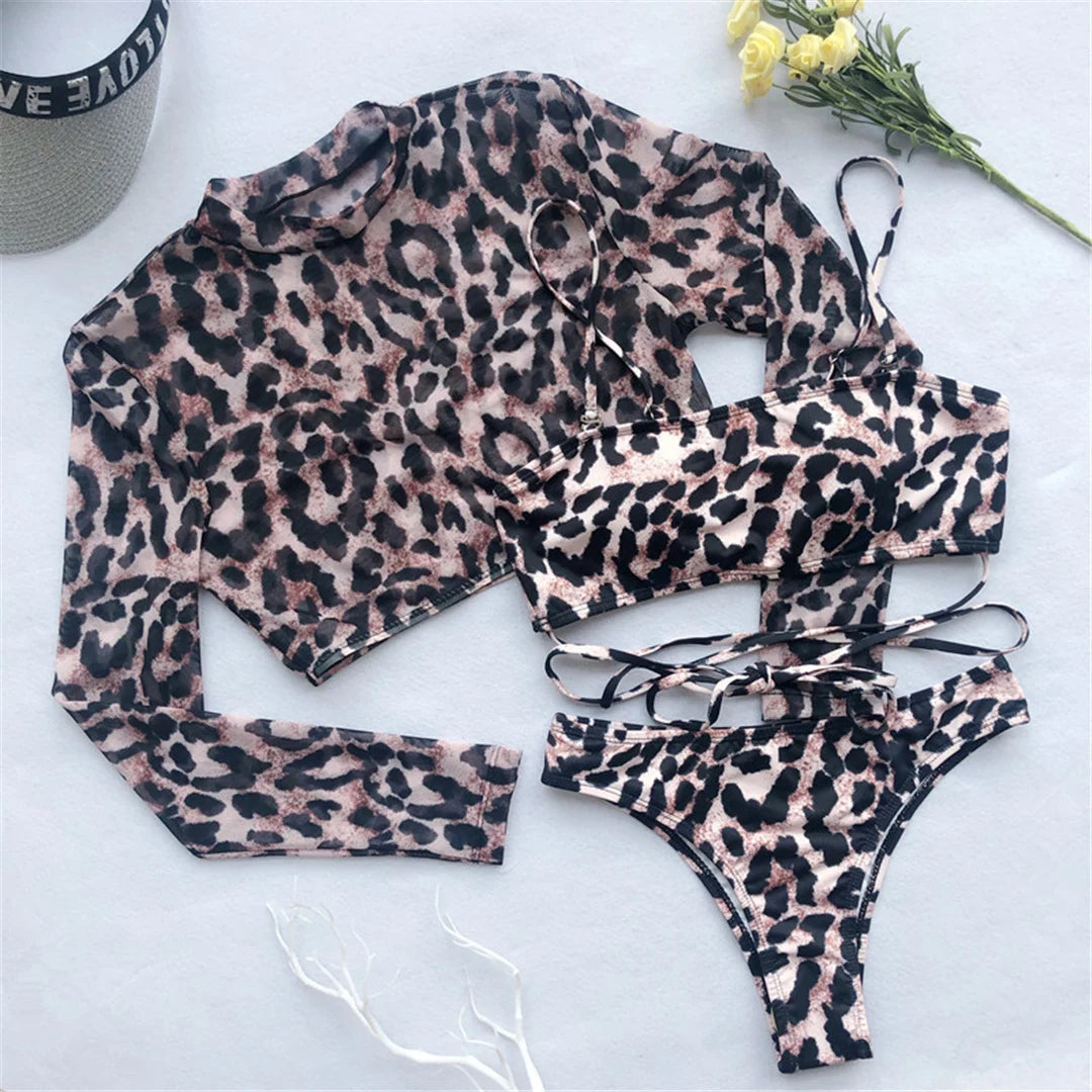 Dreiteiliges Bikini-Set, Leoparden-Print, langärmeliger Überwurf, Polyester, Elasthan, drahtlos, niedrige Taille, Damen-Bademode, gewagter stylischer Look, Leopard.